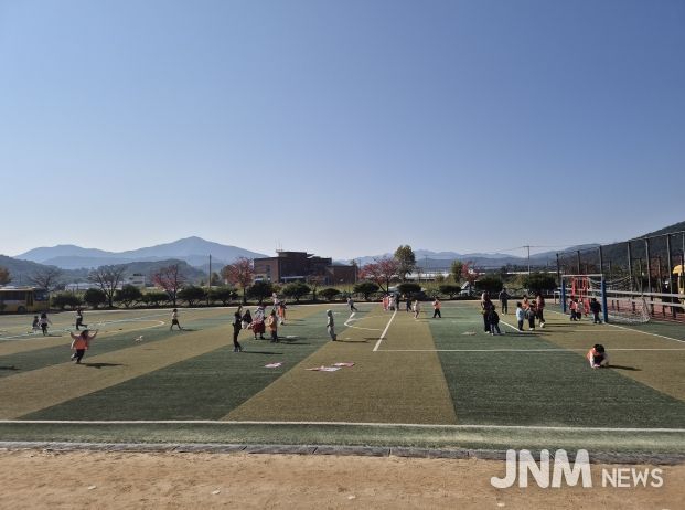 감성초, ‘꿈꾸는 마술 상자’ 마술쇼로 어린이 창의력과 자신감 키워