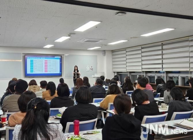 울산교육청은 30일 고교학점제지원센터에서 '하반기 고교학점제 설명회'를 열었다