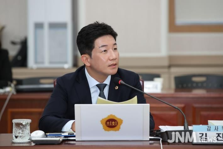 김진남 전라남도의원, ‘10시간 수영이 아니라, 10초 안에 살아남는 힘 길러야“생존 수업 교육 실효성 지적..