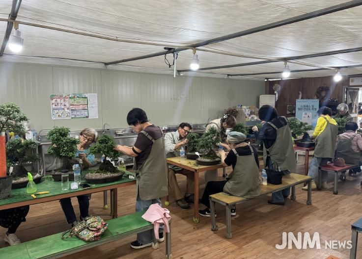 국화 석부작 만들기 모습