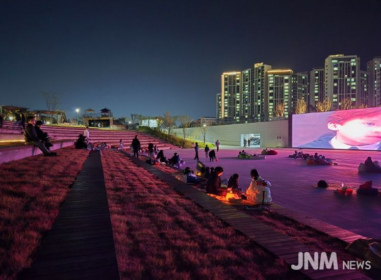 천안시는 지난달 31일부터 이달 1일까지 이틀간 야간 순환형 투어버스 ‘별빛한바퀴 시즌2’를 운영했다.