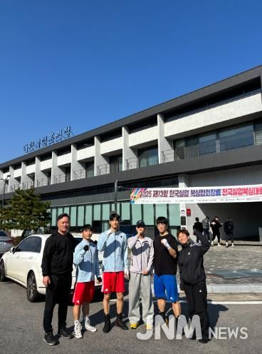 화순군청 복싱부(왼쪽부터 박구감독님,서동근선수, 국승준선수, 성현태선수, 선현욱선수, 박지선코치)