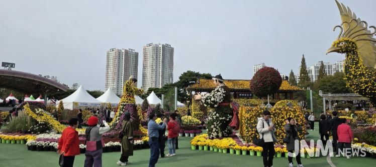 익산 천만송이 국화축제, 연장 전시까지 큰 호응