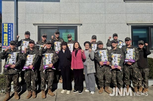 육군 제9158부대와 7136 다련장 사격대 소속 벧엘교회, 여주시 대신면 장기요양기관 2곳에 사랑의 쌀 기부