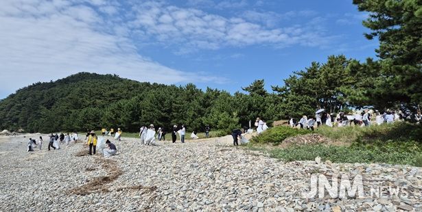 해안가 정화활동 사진