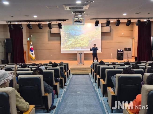남해군 창선노인대학, 류정식 창선파출소장 초청 특강