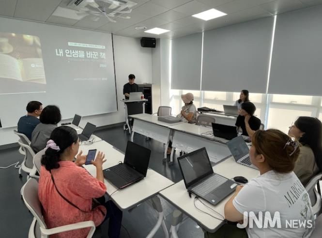 AI,우주,디지털 특화 프로그램 성과운영 중간보고-AI와 협업글쓰기.