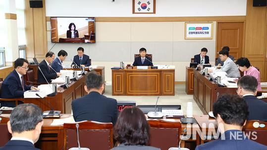 강원특별자치도의회 교육위, 도교육청 스마트기기 보급사업 감사계획 제출 요구