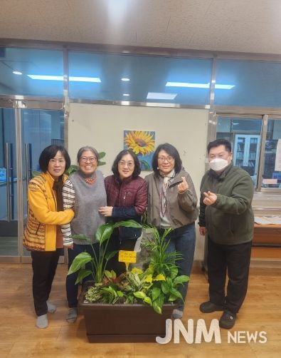 “식물로 마음 치유하고 사랑 전해요”… 정읍시, 은퇴자 원예치료 호응