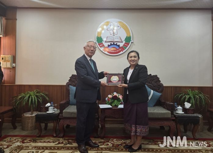 충남교육청, 라오스 정부 훈장 받다...20년 교육정보화 동행의 성과