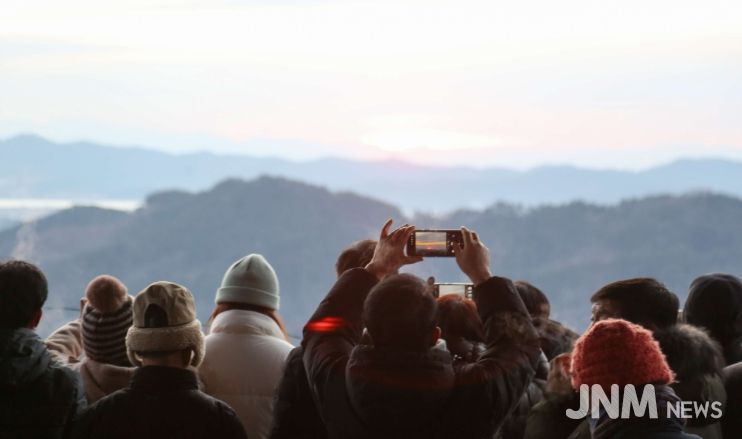 서천군 한산면, 건지산성 해돋이 행사로 새해 시작