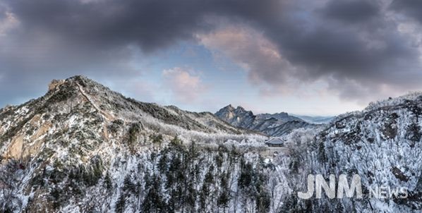 한양의 수도성곽 (북한산성 대남문)