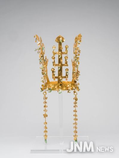 1. 금관 (金冠) 경주 금관총 출토, 삼국(신라) 5세기, 국립경주박물관, 국보