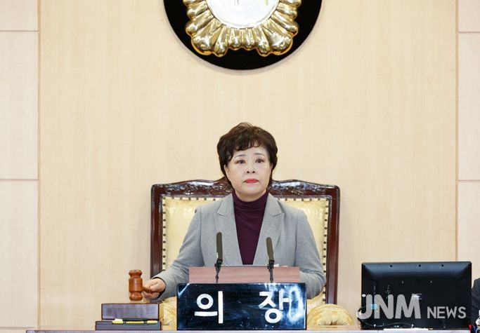 정선희 의장이 제267회 임시회 제2차 본회의를 주재하고 있다