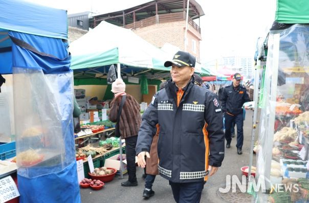 가평소방서, 설 연휴 대비 전통시장 현장안전지도 실시