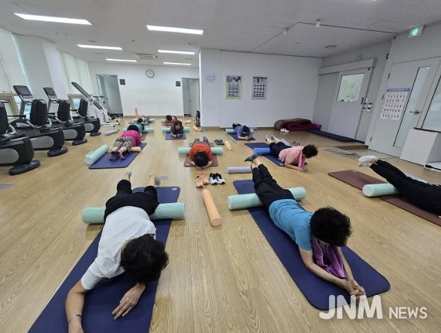 지난해 기흥구보건소에서 진행한 노쇠예방관리사업 프로그램 참여 모습