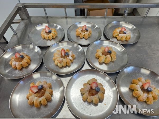 “사과향 가득! 오감으로 즐기는 사과테마파크”