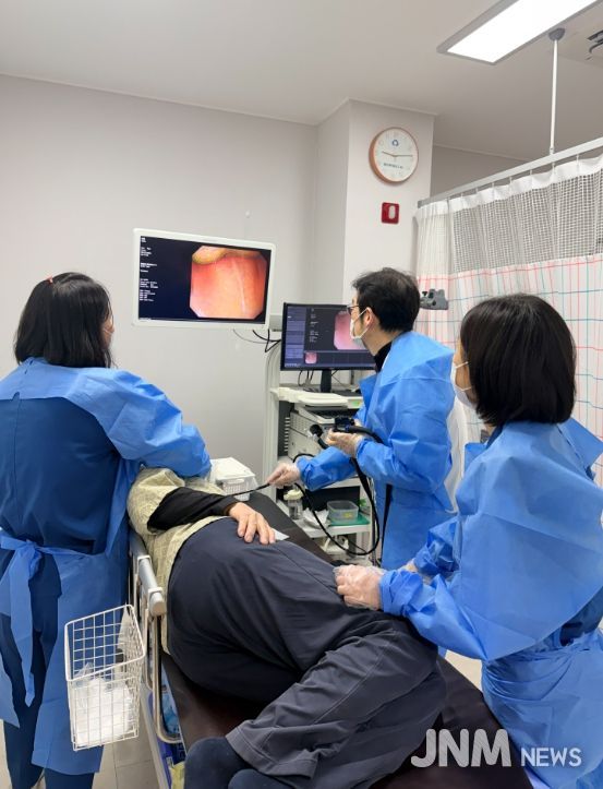 청양군 보건의료원에서 건강검진을 진행중인 모습