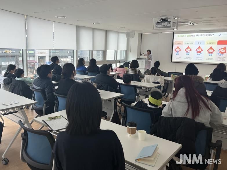 파주시 운정보건소, 아토피 환아 가족 대상 ‘아로마 교실’로 체험형 건강 지원