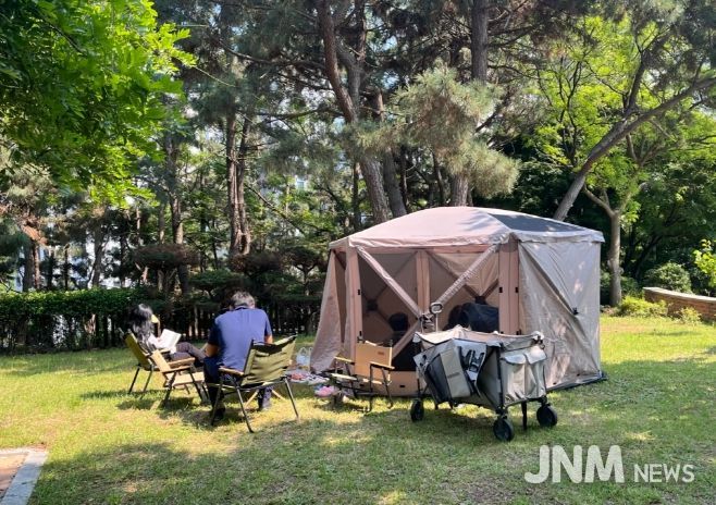 동부도서관은 오는 3~6월과 9~11월, 도서관 잔디광장에서 ‘도서관에서 북 피크닉’을 운영한다.