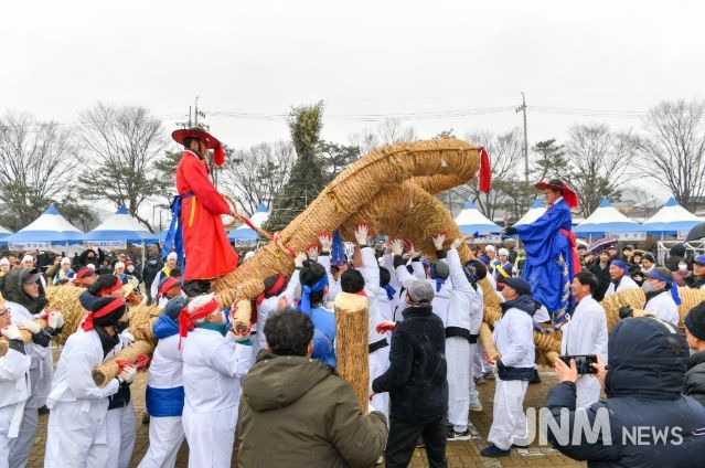 지난해 순흥초군청민속문화재 성하·성북 줄다리기 모습