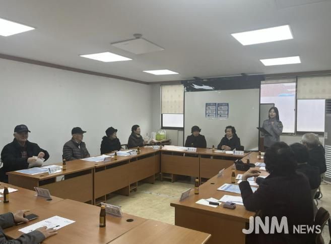 ‘우리가 지킨다!’ 수원시 권선구 사회복지과, 권선경찰서와 찾아가는 경로당 안전교육 실시