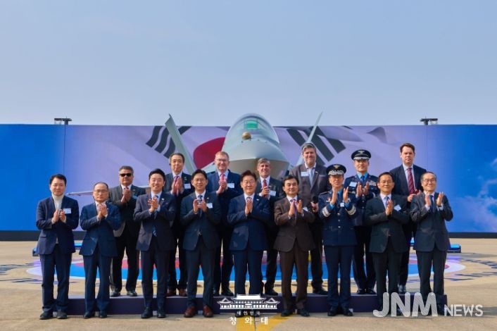 KF-21 양산 1호기 출고식(청와대)