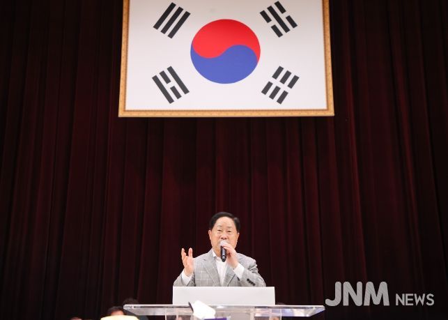 환영사하고 있는 주광덕 시장