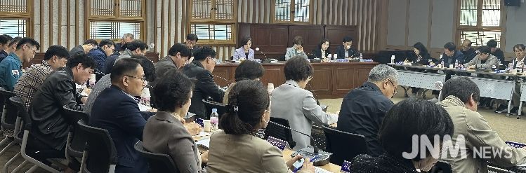 7일 영천시장 권한대행 최정애 부시장 주재로 확대간부회의가 진행됐다.