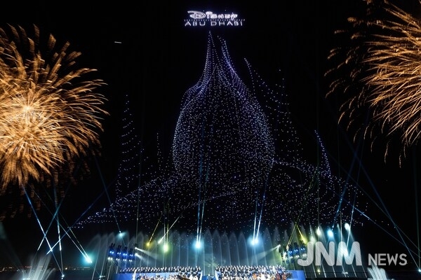 Yas Island Celebrates Disney Theme Park Resort Show