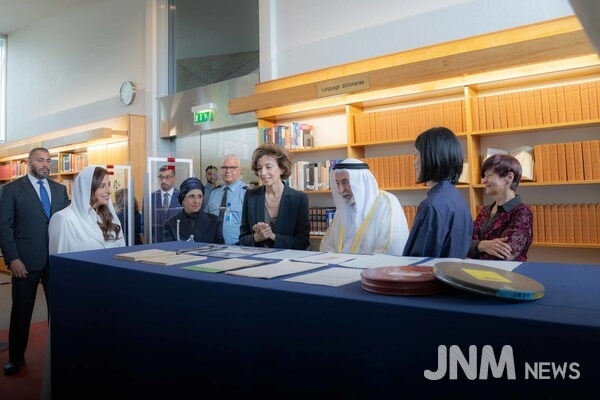 Sharjah Ruler signs M agreement to digitise UNESCO global archive