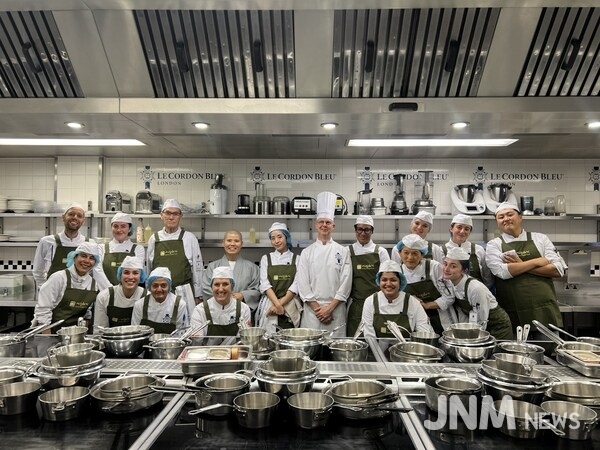 Venerable Yeogeo gave a lecture at the Le Cordon Bleu London Campus