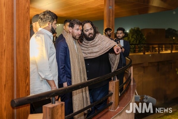 Messi experiences Vantara with Anant Ambani
