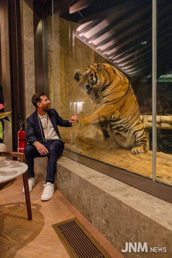 Messi experiences Vantara with Anant Ambani